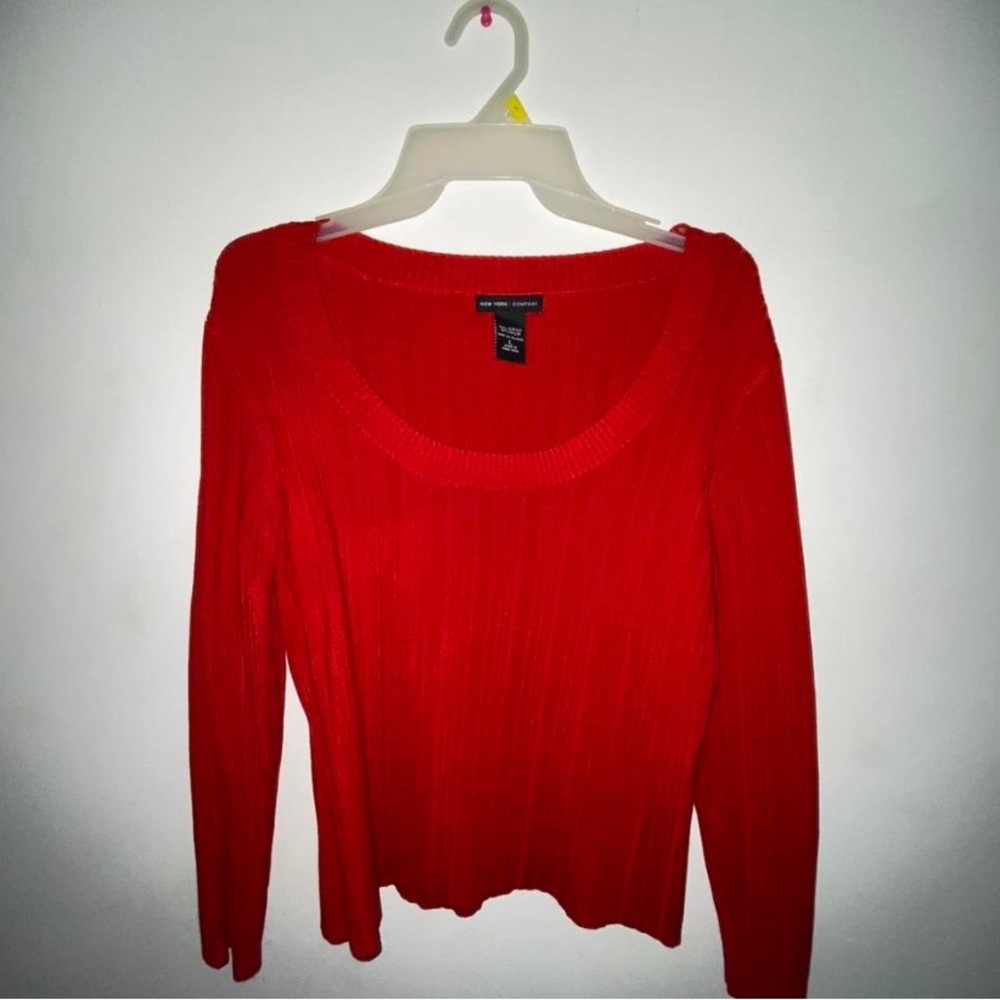 RED SWEATER